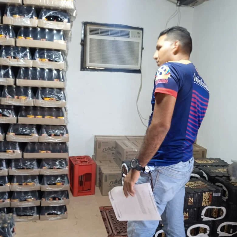 SunagroAma's tweet photo. #SunagroInforma 📣 |El equipo de Fiscalización, Seguimiento y Control Agroalimentario de Sunagro Amazonas, abordaron este jueves #22Feb en el municipio Atures a los siguientes Sujetos de Aplicación:
👉🏼"DISTRIBUIDORA DE SUMINISTROS PUERTO VENADO C.A"
#VenezuelaDibujaElFuturo https://t.co/808DBE5ESR