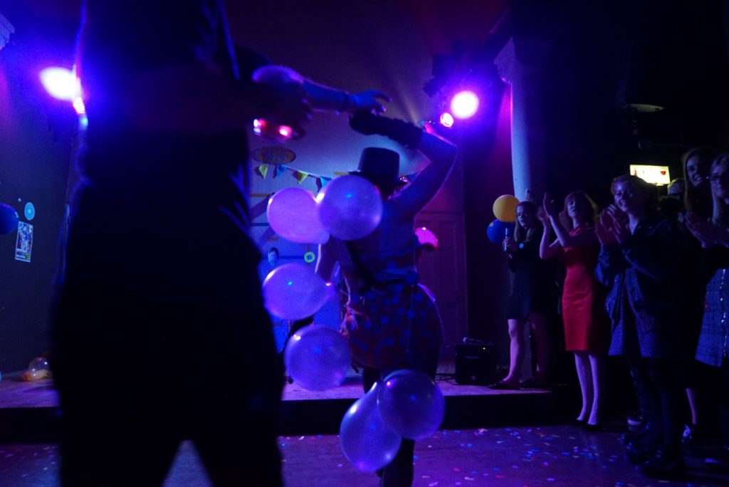 Embrace the extraordinary at Curiosities Cabaret – a night where six bold acts take centre stage at the Gallery Cafe, showcasing their artistry and creativity as a collective for the very first time.

romanroadlondon.com/events/curiosi…