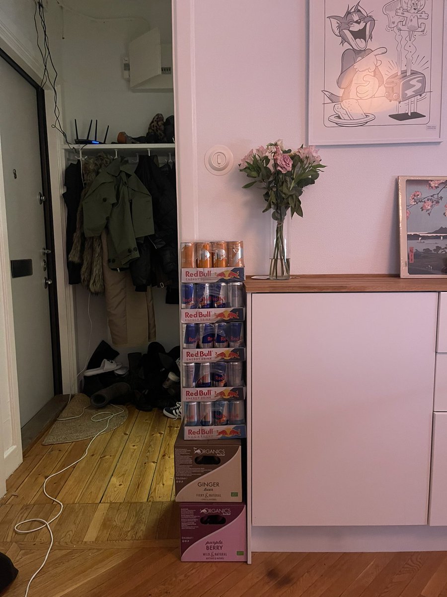 me: i'm gonna invite over some friends this weekend for some drink 

<a href="/redbull/">Red Bull</a> : say less