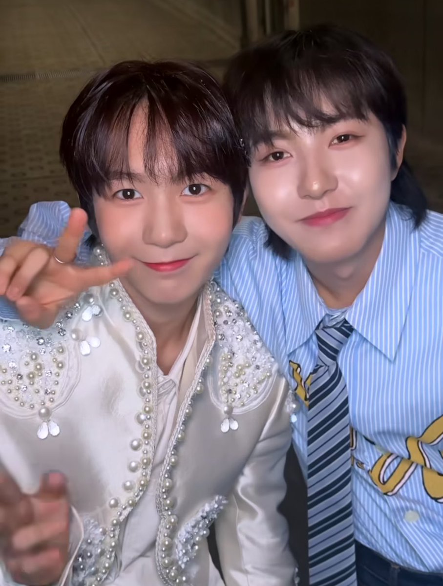 haorenyeol's tweet photo. They met each other 😭😭😭🩵 https://t.co/uOhitRPx8J