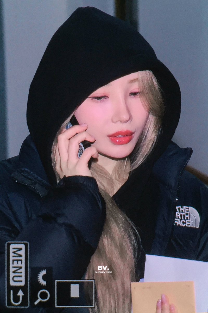 Buckeyvibe's tweet photo. 240223 🫢📹

#벅키 #BUCKEY #MANNEQUEEN⠀⠀ https://t.co/6Ni26FnuLv