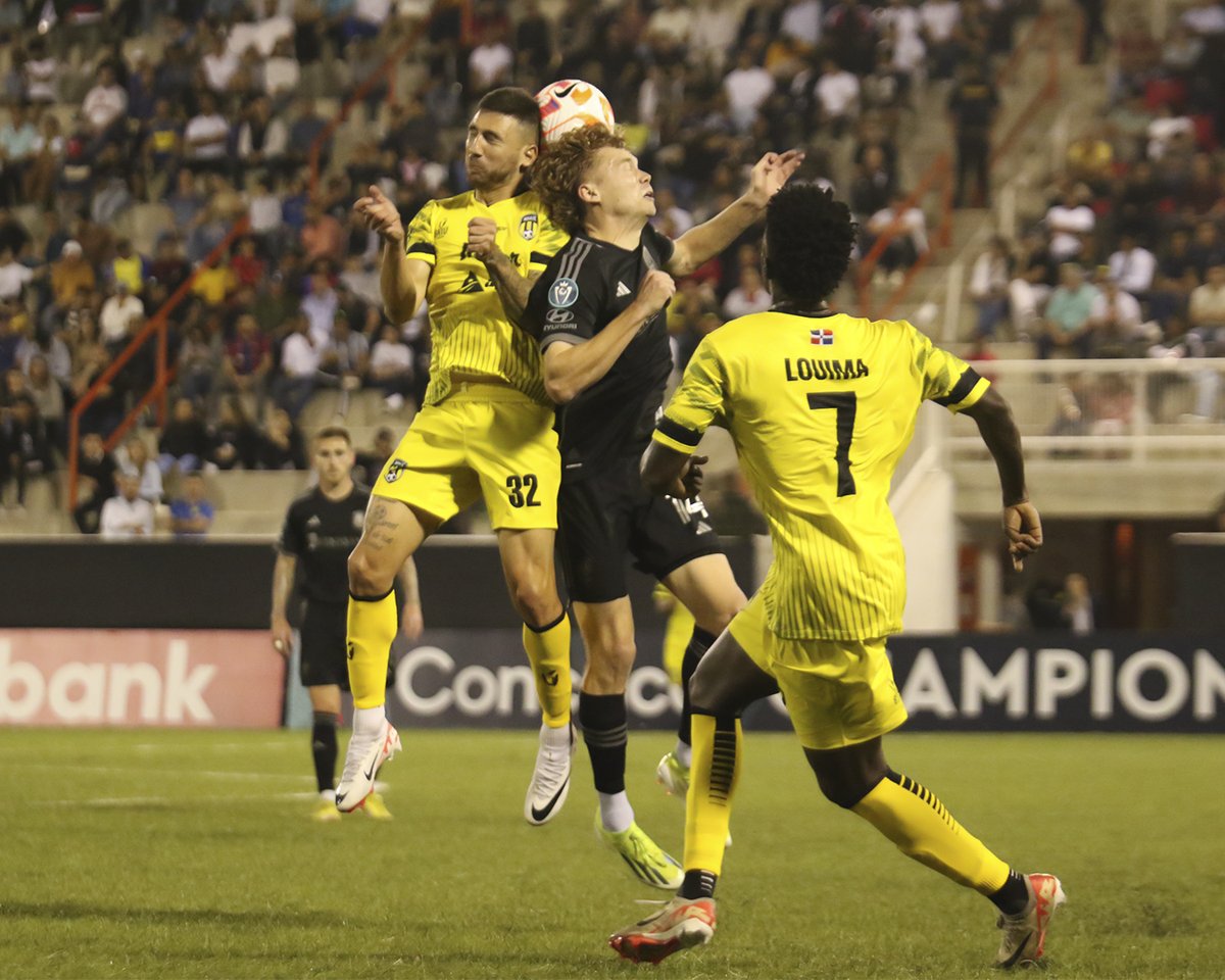 mocafcc's tweet photo. ¡Capturas de la #ChampionsCup! 💛🖤⚽️ #MocaFc #Moca https://t.co/UmZhDlGhh4