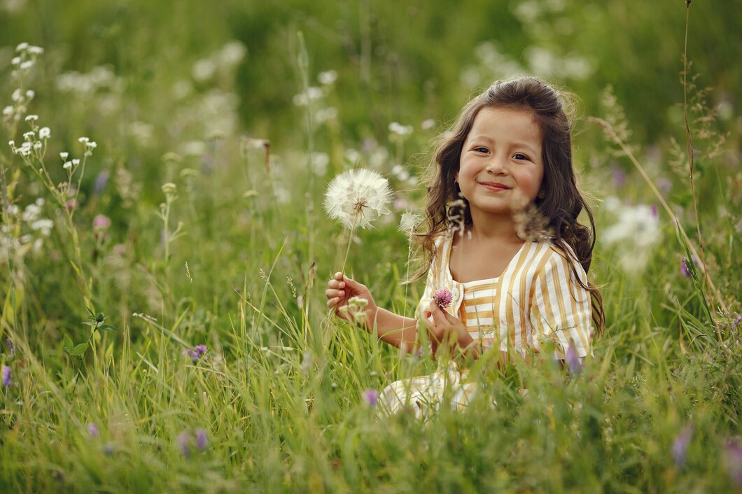 Se amable con los demás. Cada uno está librando su propia batalla y una sonrisa tuya puede ayudarle. Buenos días ✨🧡 #FelizViernes #FelizViernesATodos