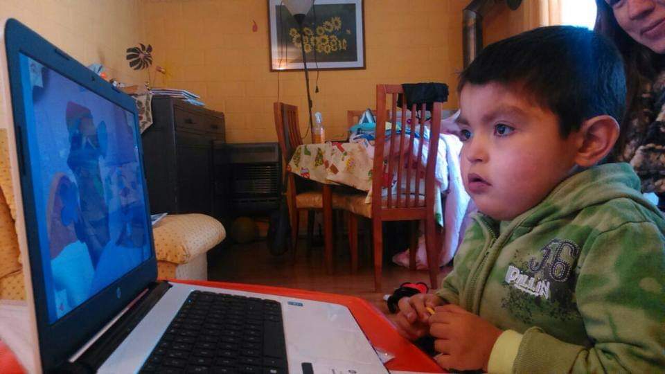 ¡Hola! Somos <a href="/PAEDFCLR/">PAED Fund. Educ. Carolina Labra Riquelme</a> de la <a href="/FundacionCLR/">Fundación Educacional Carolina Labra Riquelme</a> un Programa de Atención Educativa Domiciliaria que  atiende a niños, niñas y jóvenes en edad escolar que presentan una situación de enfermedad, que les impide acceder al sistema regular de enseñanza y también al aula hospitalaria ✨🧡