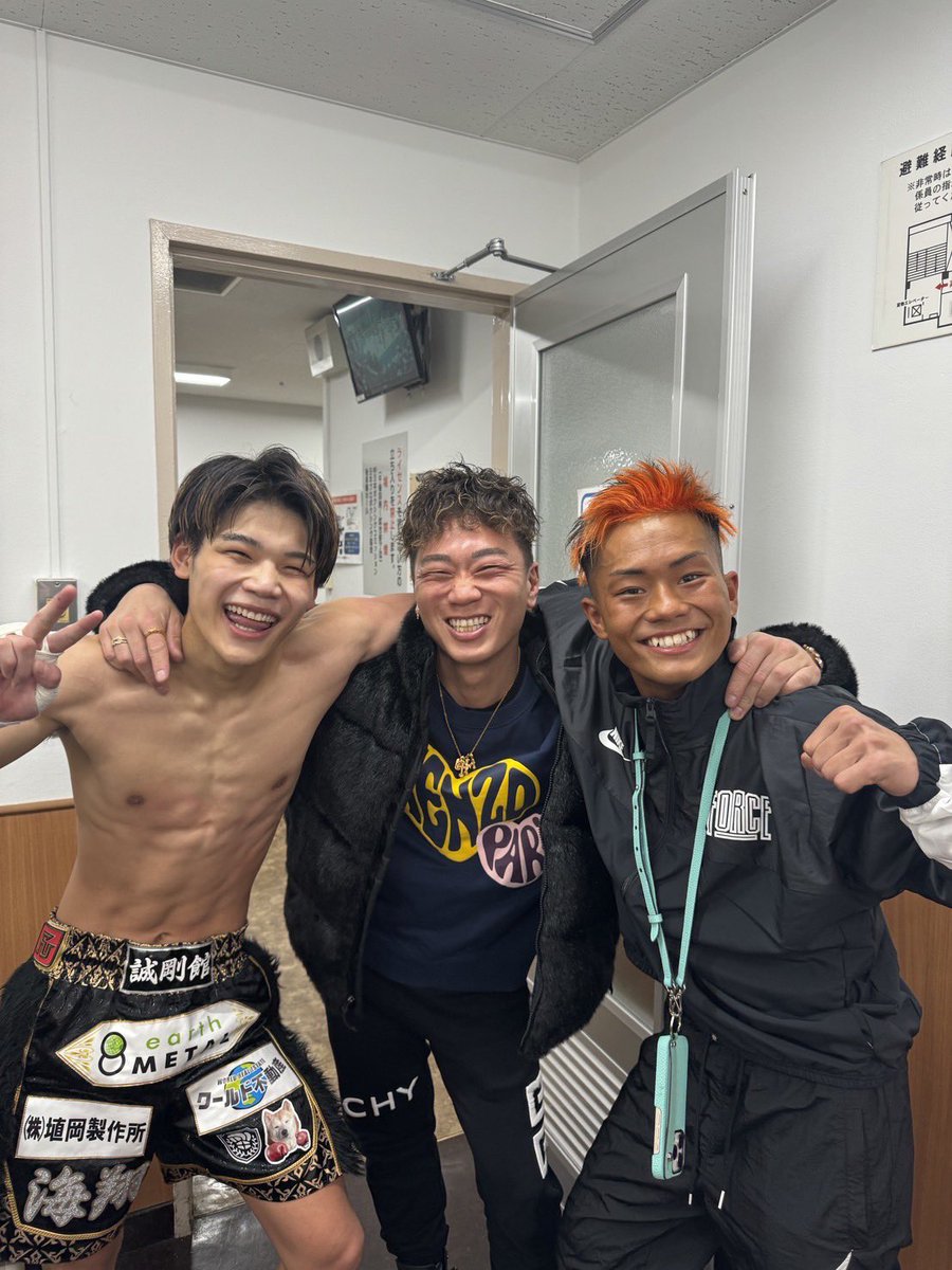 判定勝ち。 固くなりすぎて全然だめでした。 沢山の応援有難う御座い