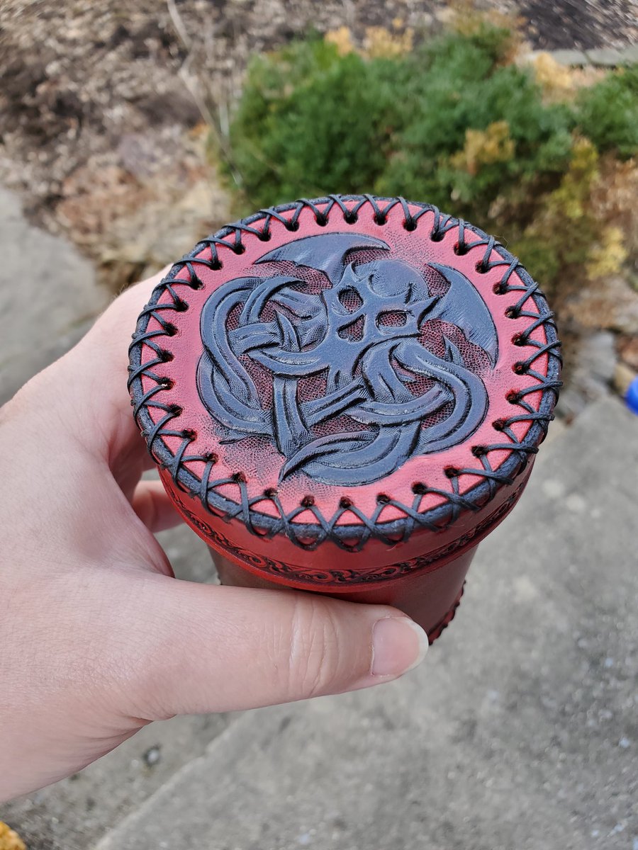 I got to make some neat custom dice cups as holiday gifts last year. May they bring their owners many good rolls! #CriticalRole #dungeonsanddragons #CriticalRoleArt