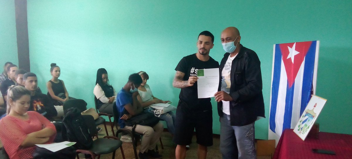 IroidisRM's tweet photo. Realiza 1er año de la carrera Ingeniería en Minas de la @UniversidadMoa  la Asamblea de jóvenes ejemplares. Momento oportuno donde se reconocieron a los más destacados en las actividades intra y extracurriculares. #JóvenesDeRevolución #CreciendoConCiencia #EducaciónDeCalidad https://t.co/PnAjtoV8oy