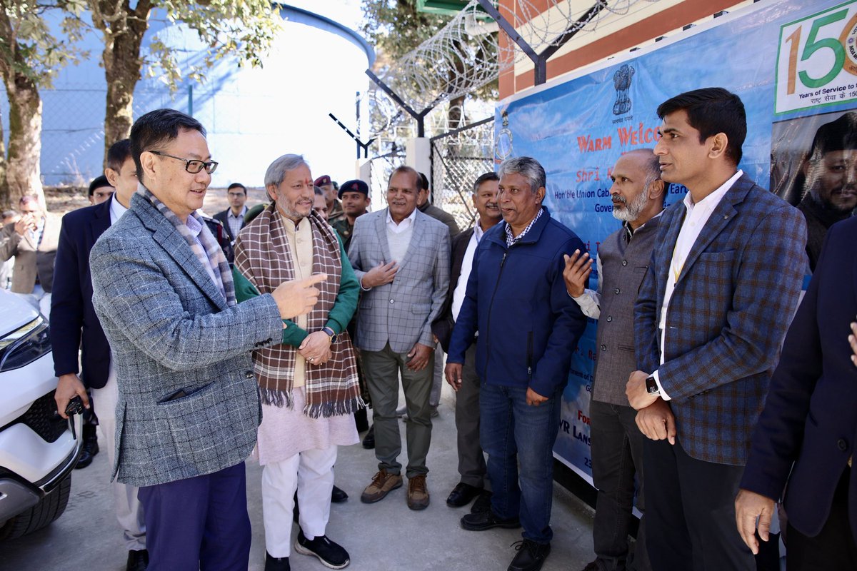 KirenRijiju's tweet photo. Uttarakhand is a Hilly State which is prone to all kinds of disaster. Under the leadership of @narendramodi ji, our efforts in weather prediction and management is helping the farmers and all stakeholders. MP @TIRATHSRAWAT ji and officials from State Govt and @moesgoi joined. https://t.co/KgC4bM7n9o