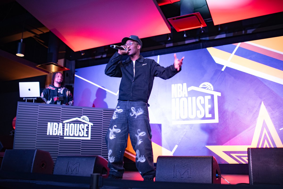 🌟 <a href="/HDBeenDope/">Vlle</a> at #NBAHouse LIVE
#NBAAllStar
<a href="/RocNation/">Roc Nation</a>