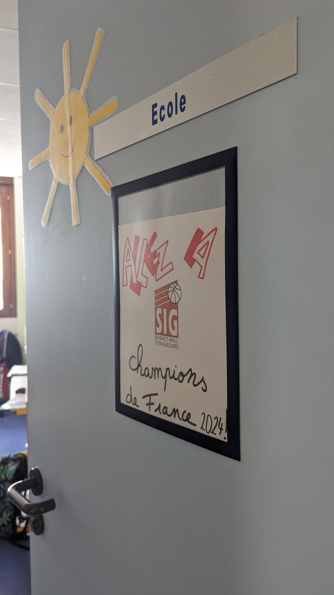 Les joueurs ont rendu visite au service pédiatrie de l'Hôpital de Hautepierre. 

Au programme :
✅Moments de partage entre les joueurs et les jeunes patients
✅Distribution de goodies, posters,  t-shirts pour le  grand bonheur des enfants

🤝Merci à notre partenaire <a href="/Stradim/">Stradim</a> !