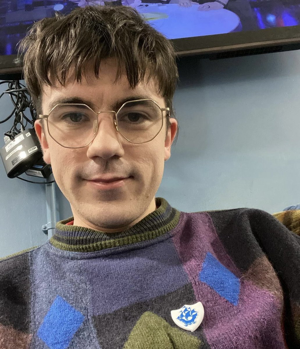 DeclanMcKenna tweet picture