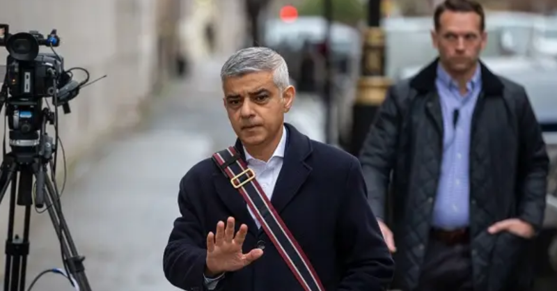 MayorofLondon's tweet photo. I made a commitment to provide a mentor for 100,000 young people in need of support in London,

I’m extremely proud that, by working with others across the capital, we are on track to deliver on that ambitious promise—as part of our New Deal for Young People.