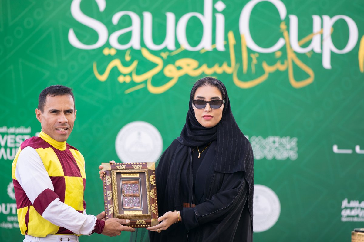 📸الجواد «التوحيدي» العائدة ملكيته لسلطان المطيري يفوز بالمركز الأول في شوط «تحدي الخيالة العالمي » 🏇

#كأس_السعودية 🏆🇸🇦