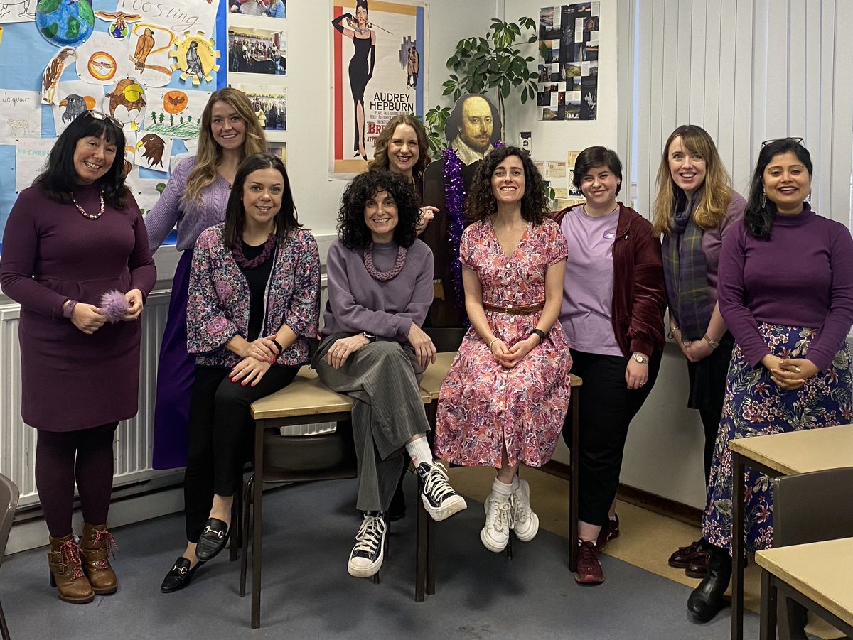 HGS English Department tweet media