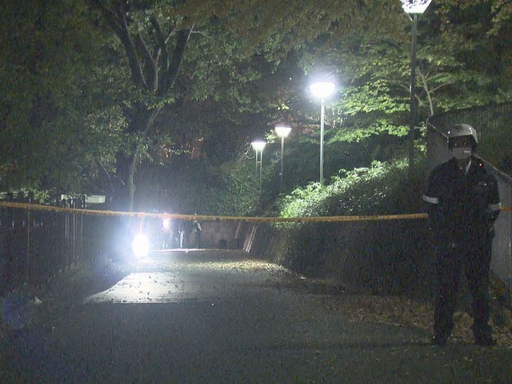 officeshibata's tweet image. 名古屋で頻発するSNS美人局やスマホ強盗、今回のグループは一体 #golpedeamor #roubodecelular：女性とホテル行く約束した直後…41歳男性が6人程の男に取り囲まれ「俺のきょうだいだ」殴られ現金等奪われる buff.ly/4bKPOEL