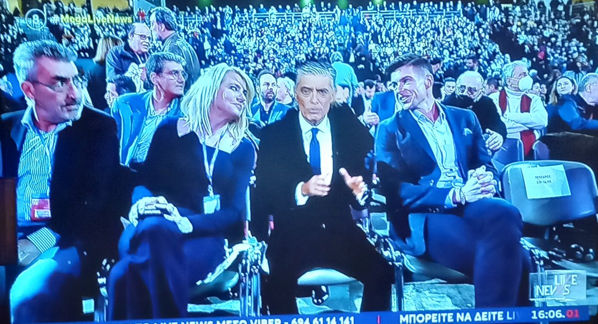 Κάνε στην άκρη ρε μλκα να πούμε μια κουβέντα ξερωΓω #Κασσελακης #LiveNews #Ευαγγελάτος