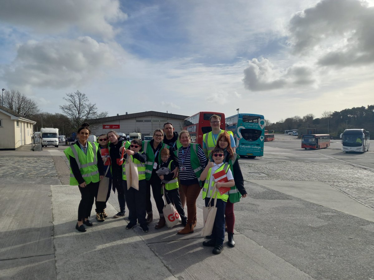 ACEPrimaryPlym's tweet photo. Primary was very lucky to have a vist to city bus this week. The students was shown how to catch a bus safely and how they maintain the buses Thank you City bus. #citybus @Aceprimary23 #lifel https://t.co/gPxZSp3qAY