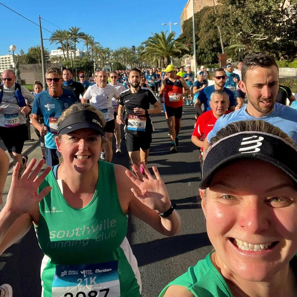 ☀️ Alicante Half ☀️

Shout-out to Laura and Susan for running Alicante Half Marathon last weekend, what a day for it! 🌴

The course was a flat one lapper with views of two beaches and the city centre along the way 🌊🌆🌞 
instagr.am/p/C3sWheZtvH8/