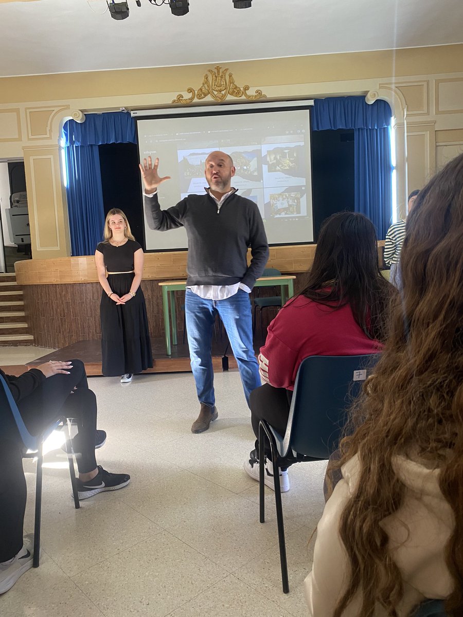 ciamariapuente's tweet photo. Ayer #alumnos de #ESO asistieron a la charla sobre #oportunidadeseuropeas y #proyectos con #asociacionesjuveniles de la mano de Javier Ávila de @aeuropa2020 @juvegenil 
#Injuve @ciamariapuente 
#CreAccion #Erasmusplus 
#comprometidosconlaeducación @cmariaeducacion.es https://t.co/lJtC8CvXYk