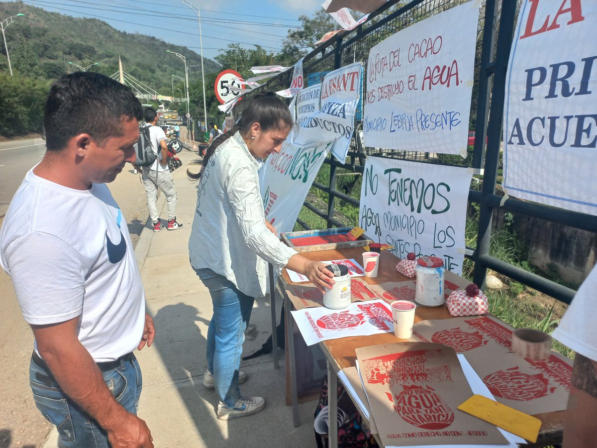 La cumbre no nos representa #NoMasMinerìa #NuestroOroEsElAgua
#ColccoNoVa <a href="/tatianaroaa/">tatiana roa avendaño 🌎☘️🌿☀️</a>