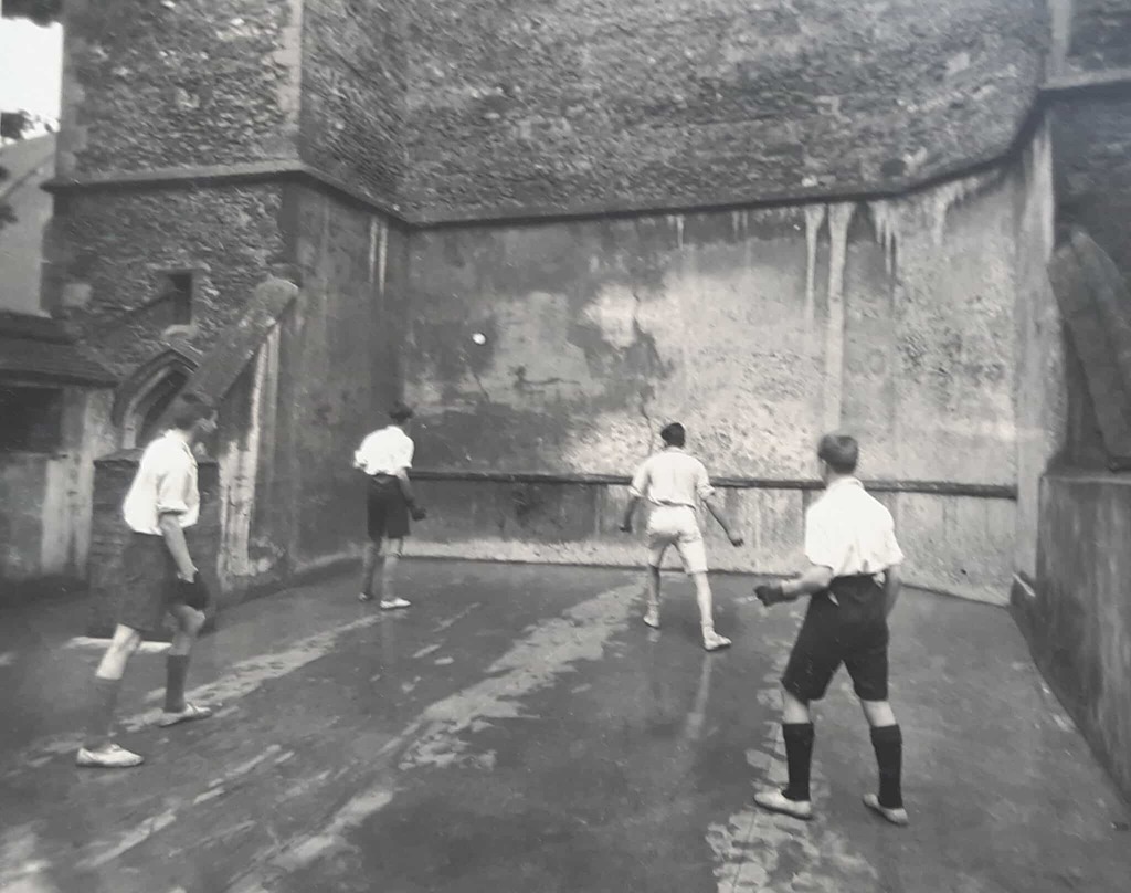 Fascinating Fact Friday: ‘Fives’ in the courtyard 
This week’s #FascinatingFactFriday sees us delving deep into the King’s Ely archives again!

Did you know that there used to be a little courtyard area in between The Porta and the Monastic Barn where bo… ift.tt/eFqn9G8