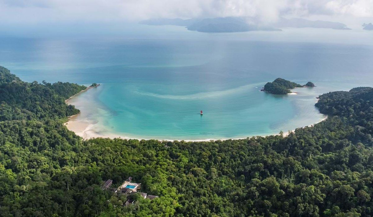 TCEmmaSavage's tweet photo. I now have a direct contract with this beautiful hotel, which means the best rates and my clients get the VIP treatment. #TheDatai #Langkawi https://t.co/Db0Jq93dKb