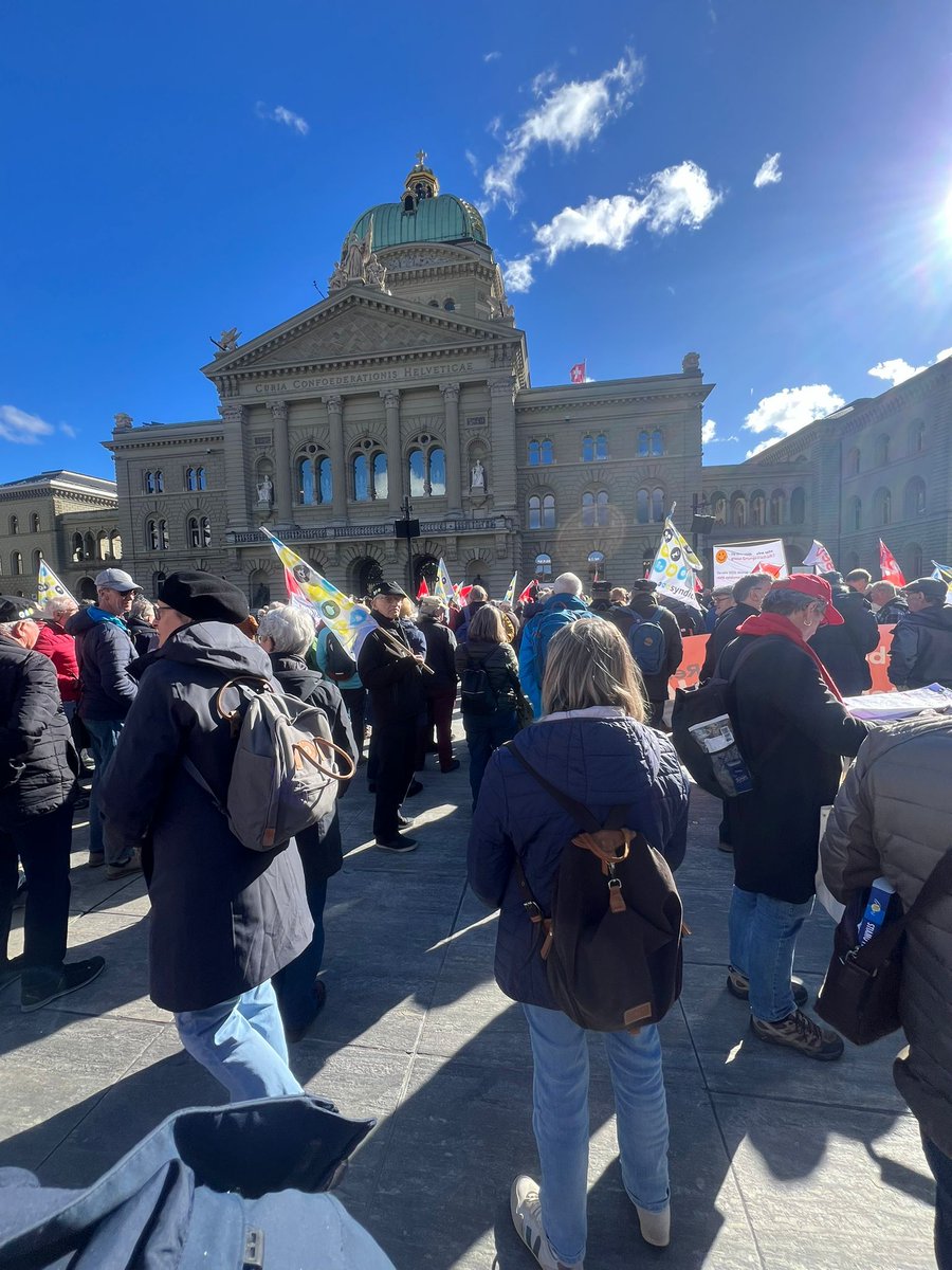 Impressionen von der Rentner/-innen-Demo am Bundesplatz Bern: JA zur AHV!
#AHV #Rente #Gewerkschaft