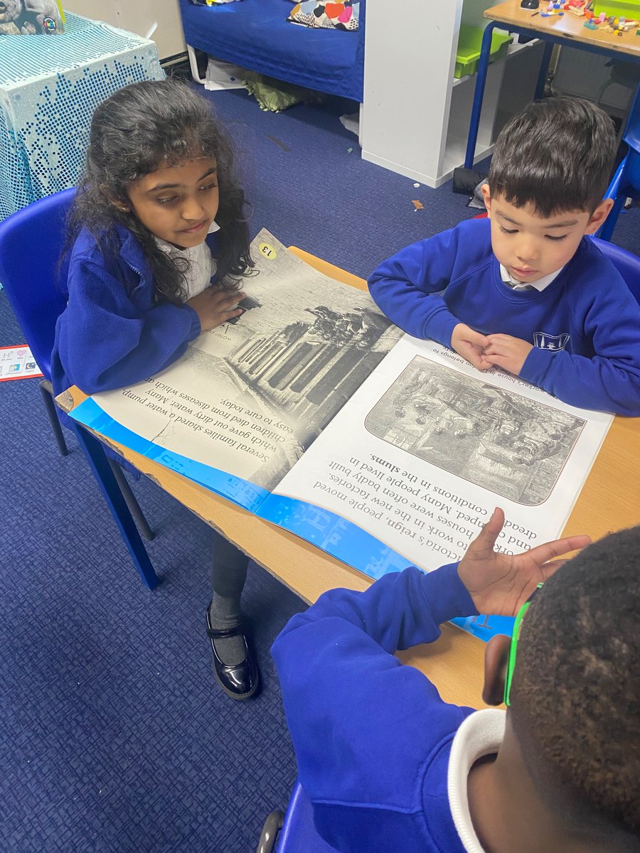 2Fir_Woodside's tweet photo. 2 Fir have enjoyed learning about the Victorian era, finding similarities and differences between past and present. They had a chance to explore a range of Victorian artefacts. @PrimaryWoodside @IPAT_Edu https://t.co/wXKULOQSOk
