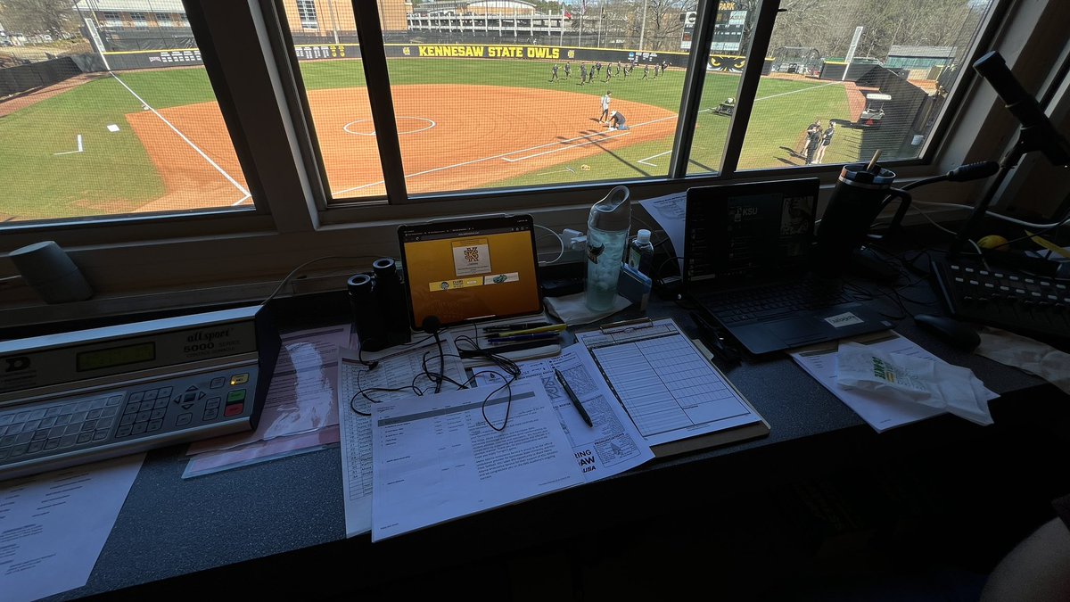 TMayerTV's tweet photo. Great day to play two! 🦉 🥎 @KSUOwlsSB hosting @BallStateSB in the I-75 Challenge #TheSaw #OneHeart #HootyHoo #PAGameDay 🎙️ #PAannouncer https://t.co/HnRSWeyPPB