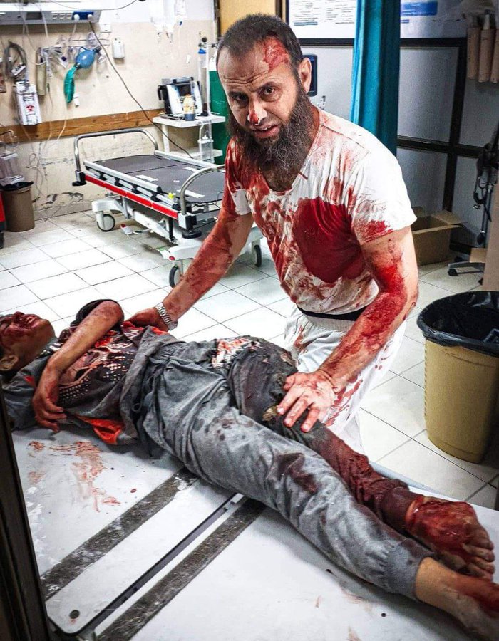 نركض وراء كرة منفوخة 
ونترك أمة مذبوحة ثم ندعي ونقول أننا خير الأمم وأنقاها 
اللهم عليك بكل قادر وساكت عن نصرة أهلنا في
#غزة