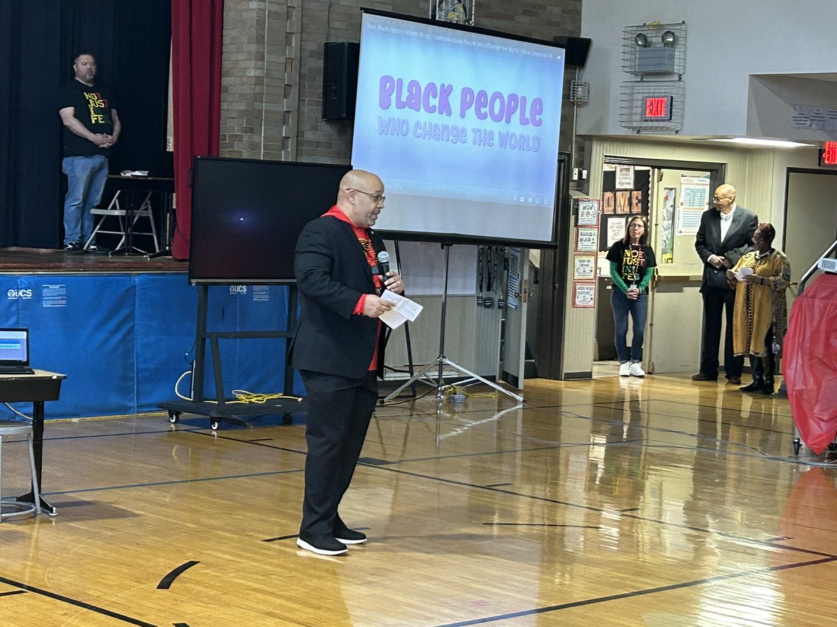 walkertww81's tweet photo. Glendale had its first Black History program. Students learned about African Americans past and present who are making a huge impact. A big shout-out to our teachers and thank you to Mr.Card @VikeSuper1 @GLESVikes https://t.co/ghTsbbzZ1u