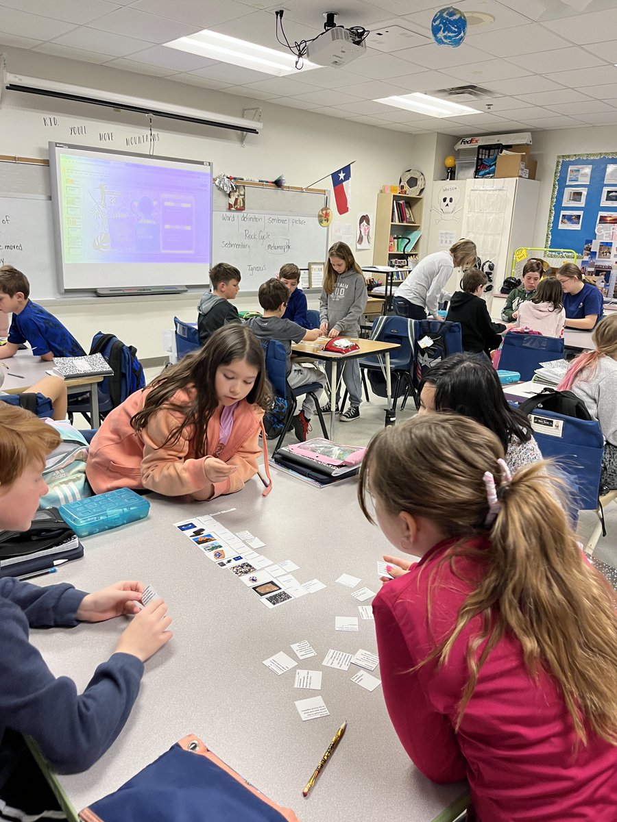 EthridgeES's tweet image. It's a fun Friday filled with learning!  #engaged #wildaboutlearning #collaberation
