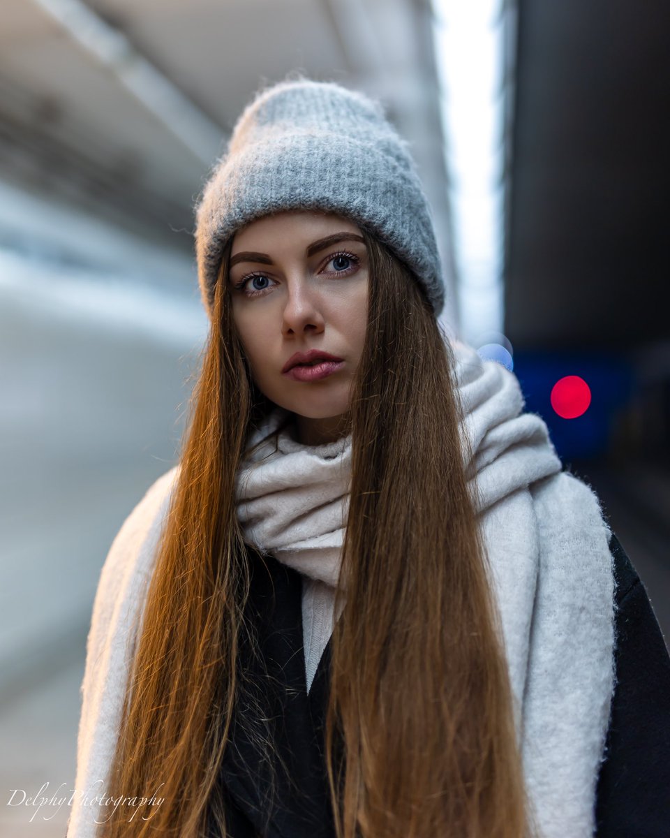 djmoff909's tweet photo. Finding beauty in every detail. #portrait #portraitphotography #subway #Ukraina #toronto #canada https://t.co/eDxMkVDhDi