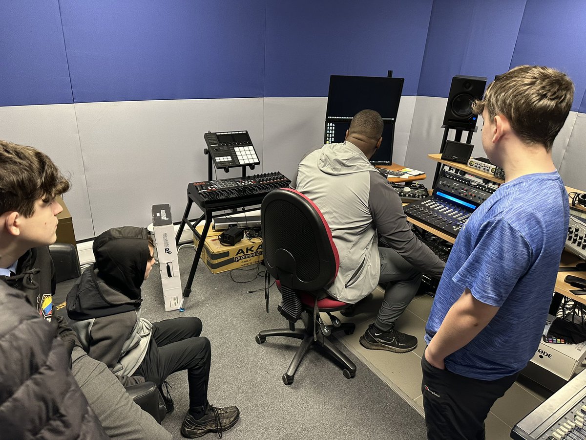 Denbigh Youth Shed boys working hard today! Making plans - touring a recording studio with @JayReignsMusic - watch this space for some toooooooons!!!! @HWB_Dinbych @DenbighHigh @acdunbobbin @schthgc_nwopcc @ClocaenogCF