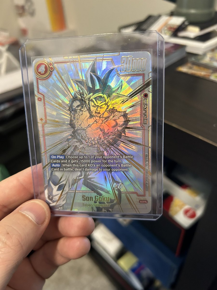 tfreday22's tweet photo. It’s beautiful. Pulled from a sleeved pack at Walmart. @Rhymestyle https://t.co/UirRjh2QnF