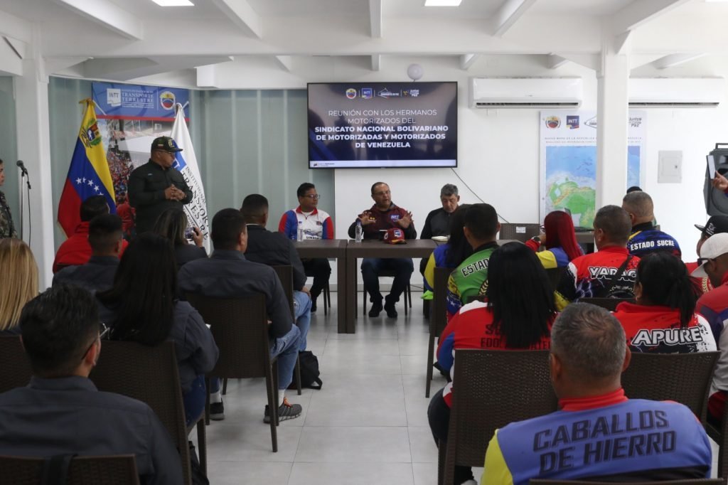 #EsNoticias| Instalada mesa de trabajo permanente para continuar Plan de Matriculación Nacional para Mototaxis  

Amplía la información intt.gob.ve/inttweb/?p=136…
-
 #VenezuelaDibujaElFuturo