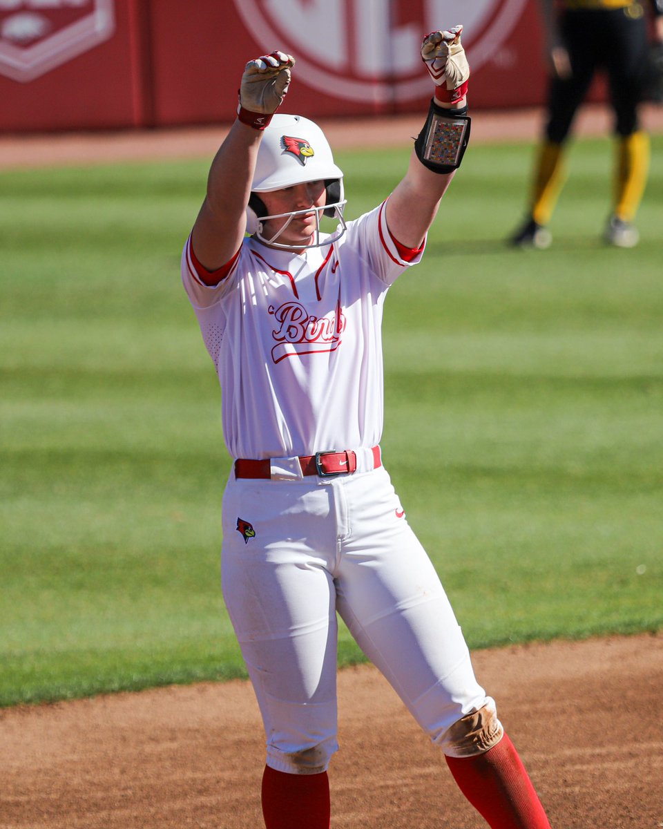 RedbirdsSB's tweet photo. OH YEAH, @AdiHops05 👏

Her third hit of the day is a double 😮‍💨

#RollBirds https://t.co/MSMiDWGjUG