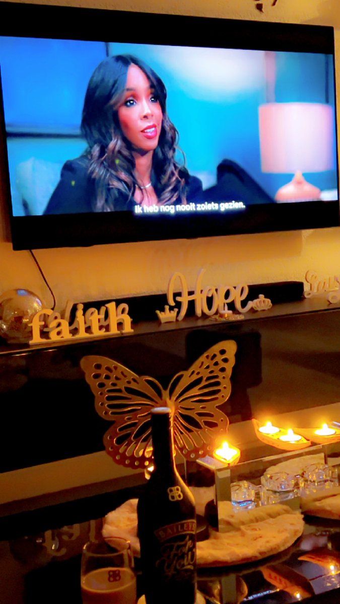 DatChickDONATA's tweet photo. Soooo it’s Friday night (08:20PM) #NowWatching #MeaCulpa @KELLYROWLAND  #Netflix  😍🔥❤️‍🔥🙌🏾 #MyFaveMyFave https://t.co/zHPao7zboa