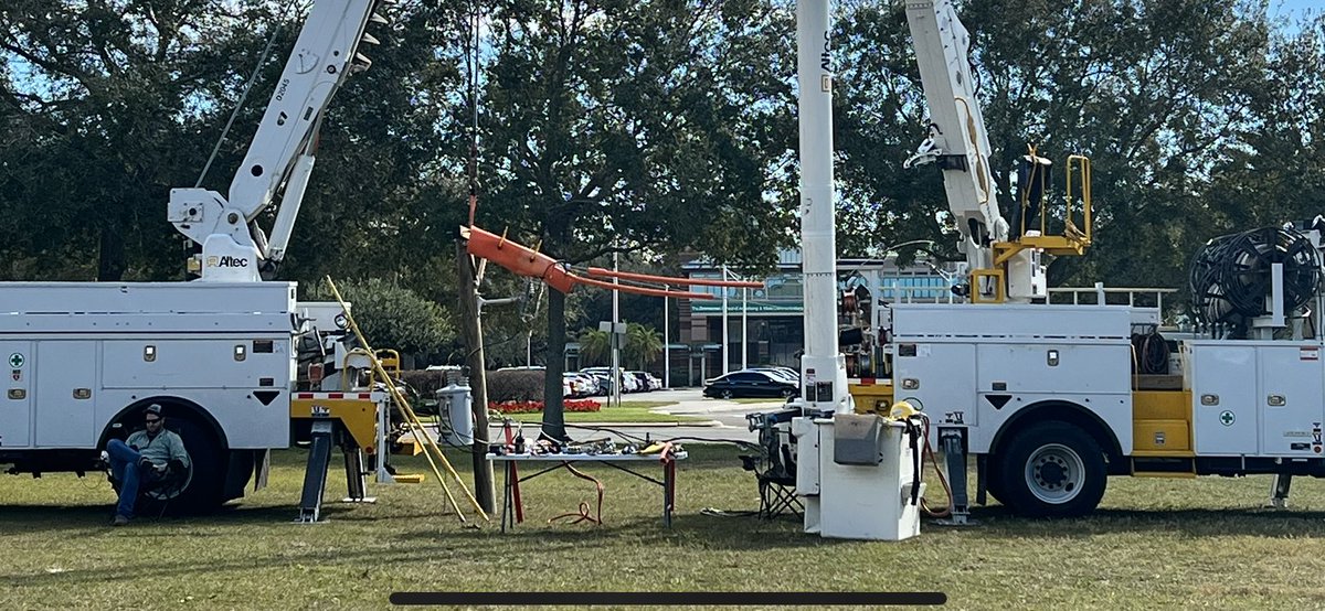 TampaElectric's tweet photo. FEEL GOOD FRIDAY: Last week, team members joined the community to promote STEM (Science, Technology, Engineering and Math) among current and future engineers, scientists and students! Read the full story! https://t.co/j9Q2wXGdkt #TECOCommunity #EngineersWeek https://t.co/gnpoKJRCH9