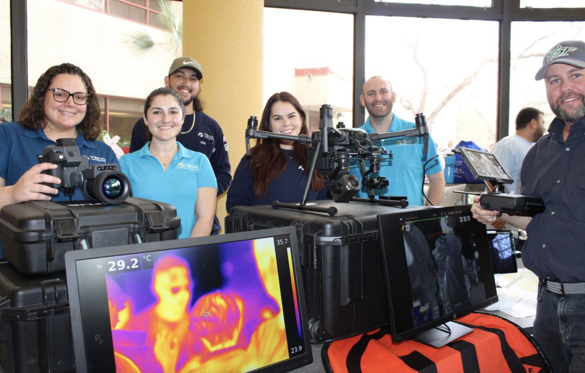 TampaElectric's tweet photo. FEEL GOOD FRIDAY: Last week, team members joined the community to promote STEM (Science, Technology, Engineering and Math) among current and future engineers, scientists and students! Read the full story! https://t.co/j9Q2wXGdkt #TECOCommunity #EngineersWeek https://t.co/gnpoKJRCH9