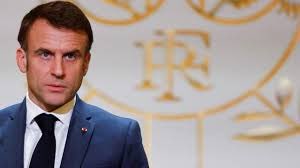 Acte 4
Le « en même temps » est un poison 

#EmmanuelMacron a pris la décision de renoncer à organiser un « grand débat » avec les agriculteurs au #SalonDeLagriculture2024, après la polémique sur l'invitation du collectif Les #SoulevementsDeLaTerre