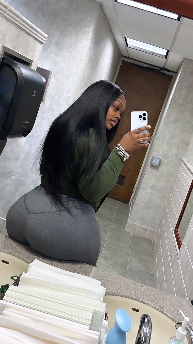 rereediiaz's tweet photo. Whatever I want huh🤷🏾‍♀️🥳 https://t.co/5tYMAf2bqM