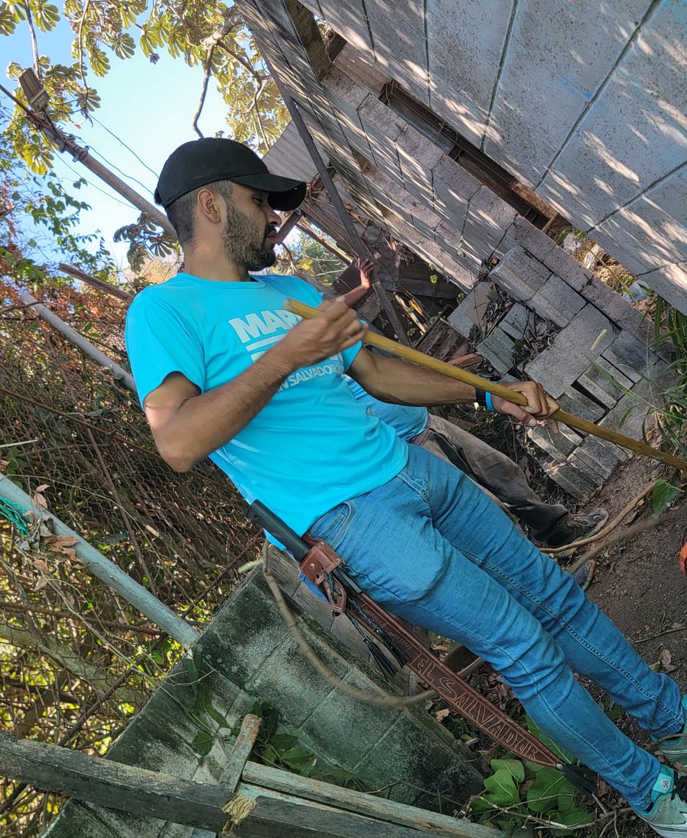 Sackjuarezc's tweet photo. Nos enfocamos en: ✅Chapoda, poda y limpieza de diferentes zonas de la comunidad.

Desde ya, estamos comprometidos con el bienestar de los habitantes de los nuevos distritos de #SanSalvadorCentro 😎 https://t.co/NVNq0DGfZl