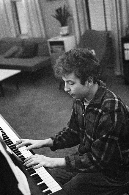 Bob on Paul:
“I’m in awe of Paul McCartney. He’s about the only one that I am in awe of. But I’m in awe of him. He can do it all and he’s never let up, you know. He’s got the gift for melody, he’s got the rhythm. He can play any instrument. He can scream and shout as good as