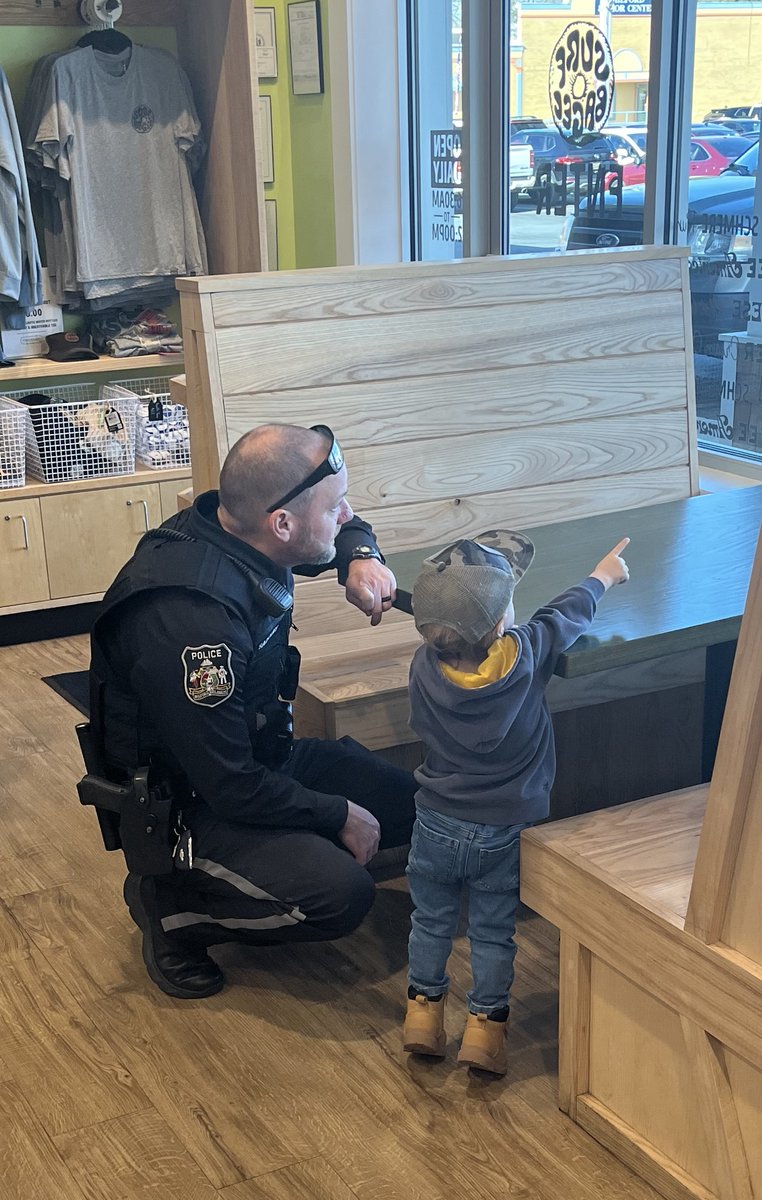 We had a great time at Coffee with a Cop at Surf Bagel yesterday!  We are grateful for hospitality of Surf Bagel and the community members that came out to the event!