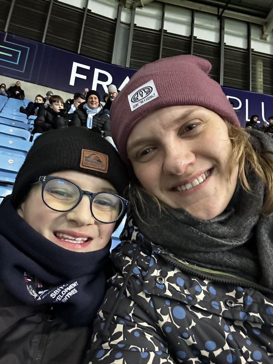 saraheast86's tweet photo. Come on you sky blues! #pusb #cbsfanwall https://t.co/fjIFWDPuA7