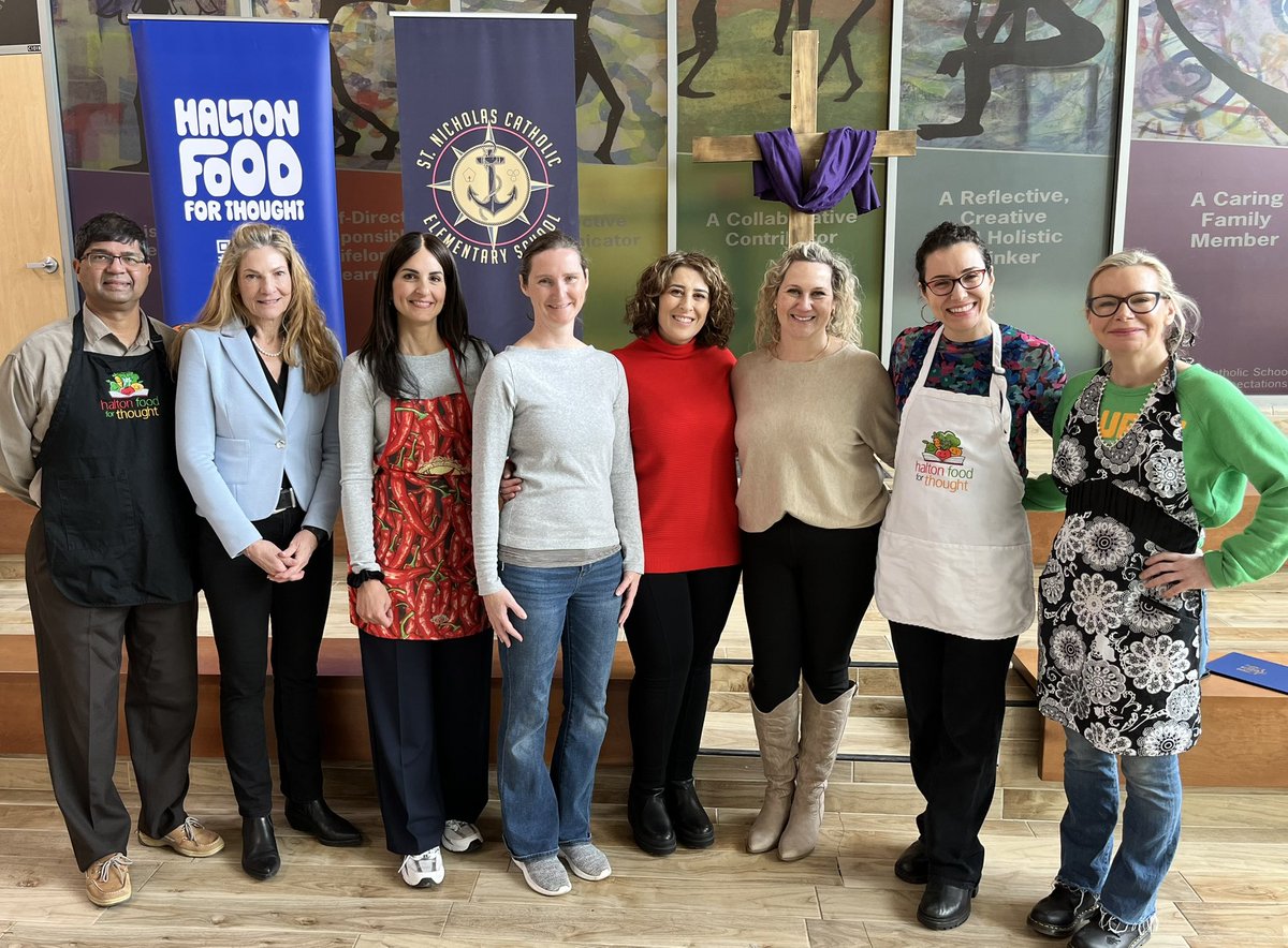 mduarte_HCDSB's tweet photo. _ @HaltonFFT OTF recognition event @StNicholasHCDSB… Thanks to our SUPER Parent Council & Staff for the success of this lunch program! Thanks MPPs @Effie_ONB & @stcrawford2 and @ONTrillium for your support @HCDSB @HCDSBdirector @emibakaic #FEEDUARY #FuelTheFuture https://t.co/Yz9mTY5jfW