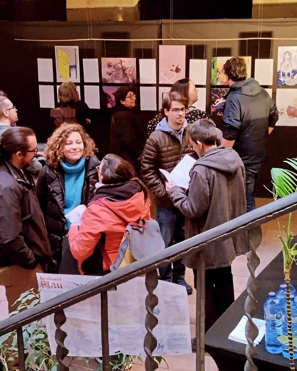 🔵 Molt contents de l’acollida de l’exposició UNA IMATGE, UN RELAT, que uneix els textos del nostre Taller de Joves amb les il·lustracions d’<a href="/AiTarragona/">AiTarragona</a>. Avui l’hem inaugurat en el marc del Festivalet BLAU de literatura infantil i juvenil. No us la perdeu!