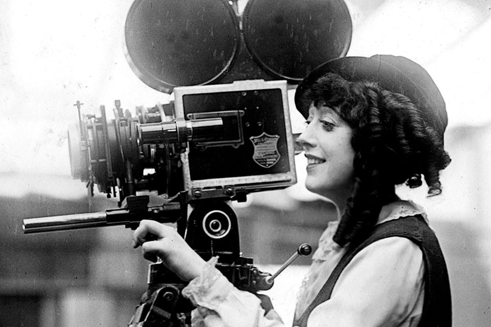 Mabel Normand * The Queen of Comedy 

Normand was a film actor, director and screenwriter, who had her own film studio & production company. She mentored  Charlie Chaplin, but her reputation would be  marred by scandal, drugs, and illness.
#femalefilmmakerfriday