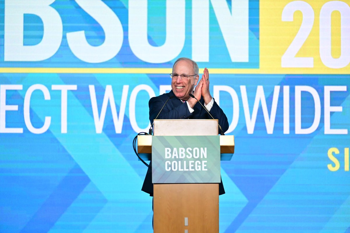 babsonalumni's tweet image. Day 2 of the top entrepreneurship summit in the world. 🌎 💚

#babsonconnectworldwide #BCW #babsonalumni #entrepreneurship #singapore